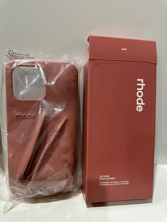 RHODE Other - RHODE Lip Case for iPhone 14 Pro Max in Toast